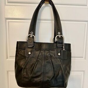 BLACK LEATHER COACH BAG